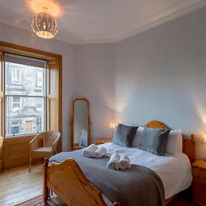  Apartment Serviced